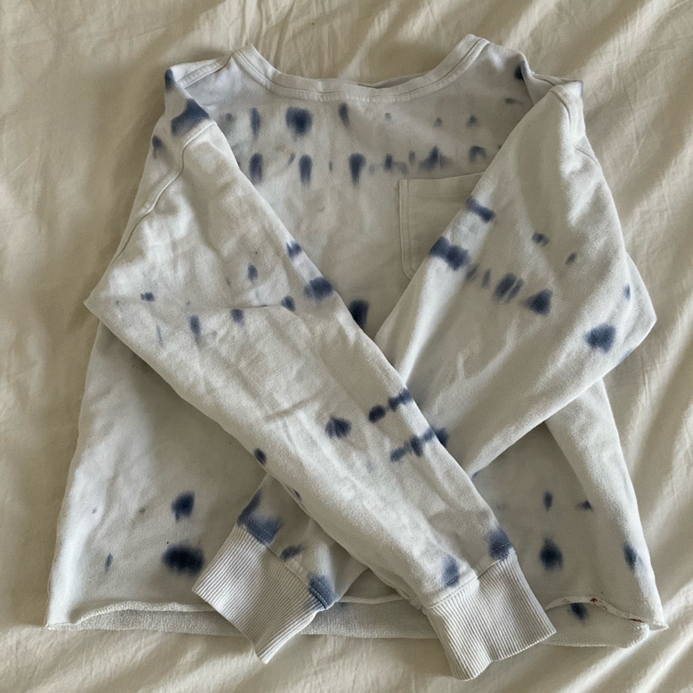 Universal Threads Blue Tie Dye Sweater